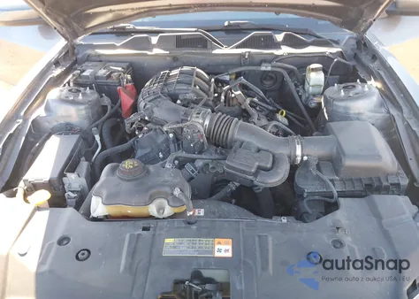 2014 Ford Mustang V6 Premium z USA, uszkodzony, nr VIN 1ZVBP8AM3E5268875